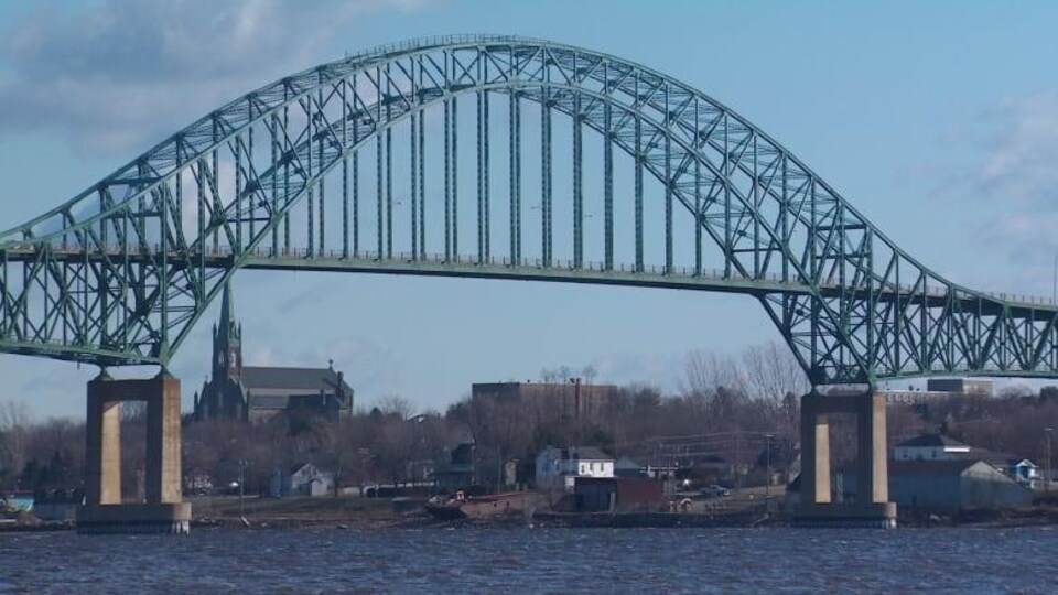 Le pont de Miramichi.