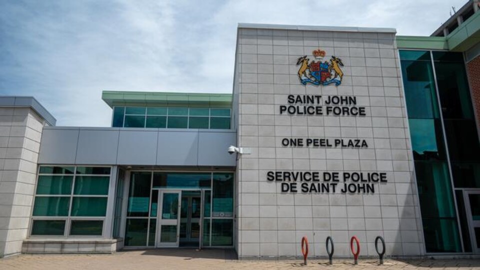 Le poste de police de Saint-Jean.