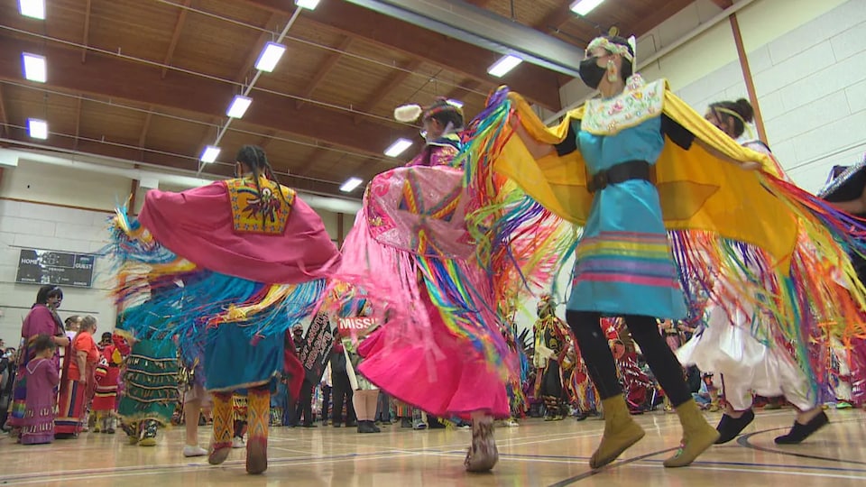 Le pow-wow Beating Heart à Winnipeg a rendu hommage aux personnes autochtones disparues et assassinées.