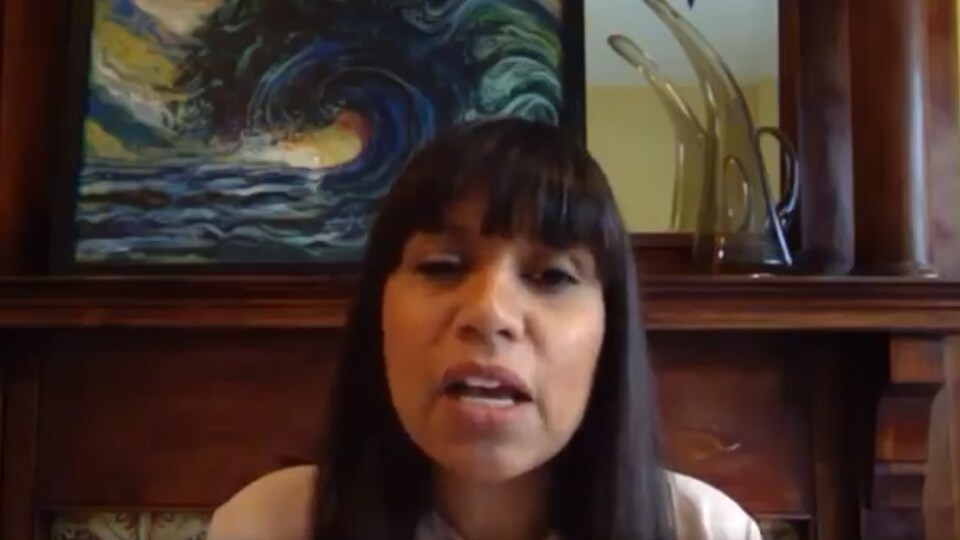 Prachi Srivastava en entrevue.