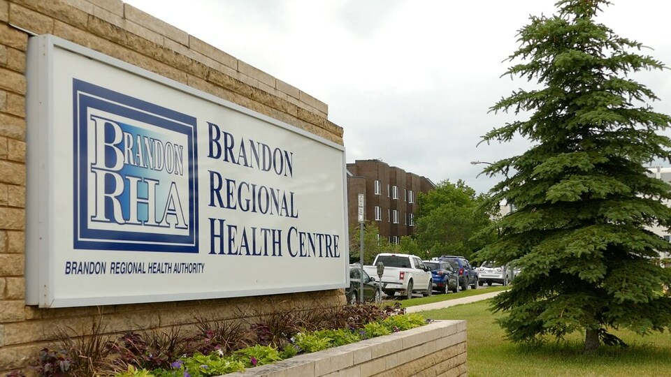 Panneau qui annonce l'entrée de l'hôpital de Brandon.