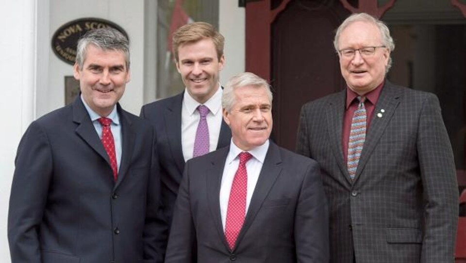 Les premiers ministres de l'Atlantique: Stephen McNeil, de la Nouvelle-Écosse, Brian Gallant, du Nouveau-Brunswick, Dwight Ball, de Terre-Neuve-et-Labrador, et Wade MacLauchlan, de l'Île-du-Prince-Édouard.