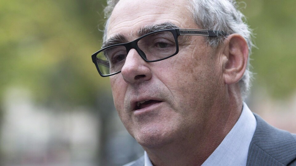 Marcel Groleau en gros plan. 