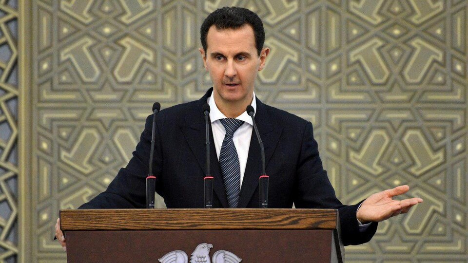 Bachar Al-Assad prononce un discours.