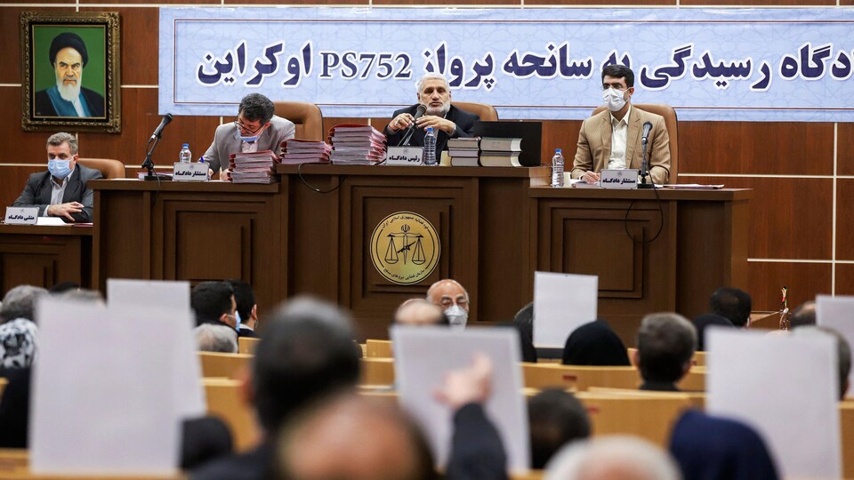 Audience dans un tribunal iranien.