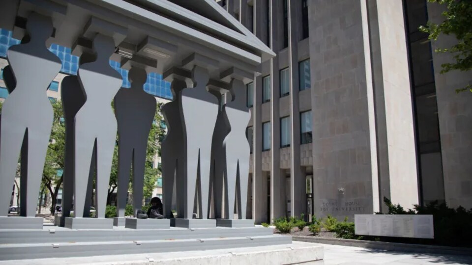 L'entrée du palais de justice de Toronto.