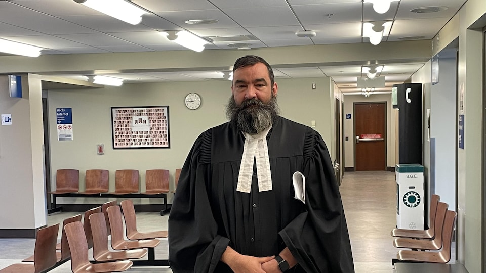 Me Steve Hanafi au palais de justice de Val-d'Or.