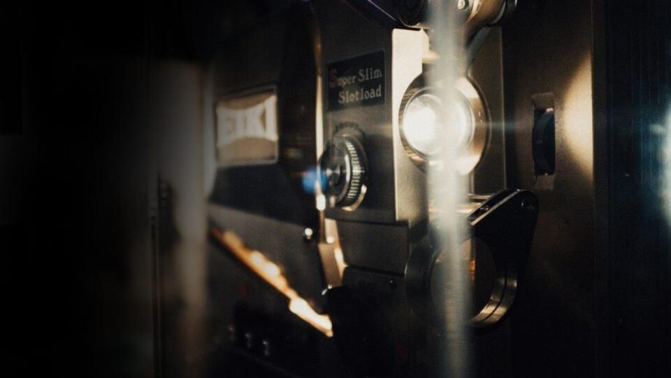 Un projecteur de cinéma.