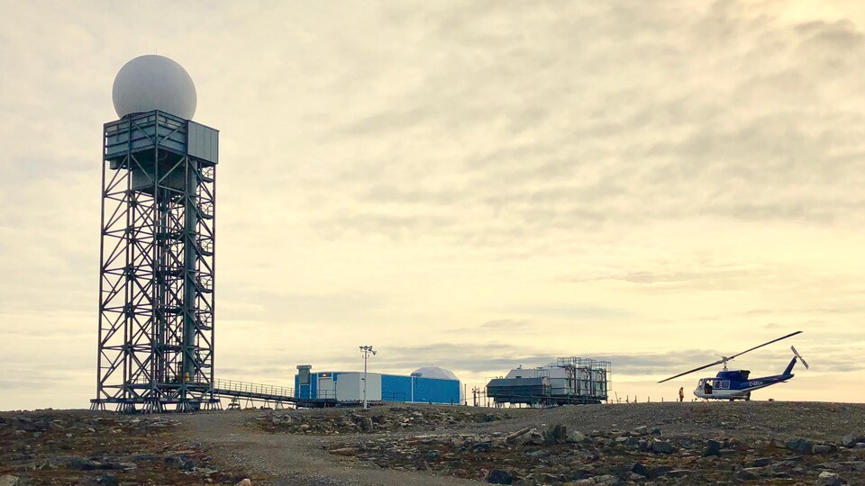 Une station du Système d’alerte du Nord sur la Terre de Baffin, au Nunavut