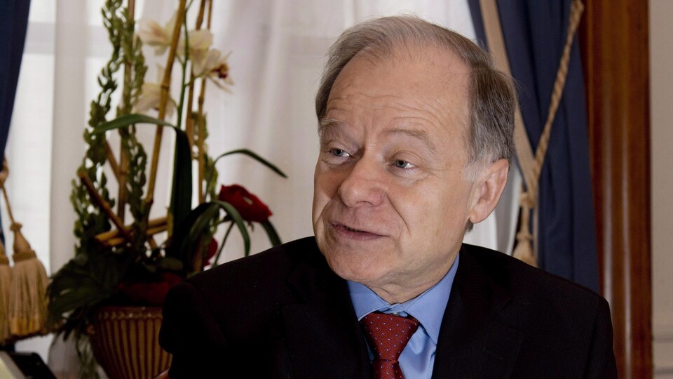 L'ex-ministre des Finances du Québec, Raymond Bachand, agira comme conseiller spécial du gouvernement du Québec lors des négociations sur l'ALENA.