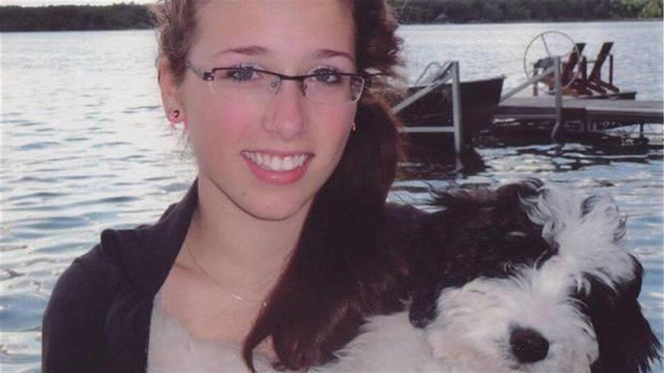 Rehtaeh Parsons de Halifax en Nouvelle-Écosse avait 17 ans quand elle s'est suicidée 