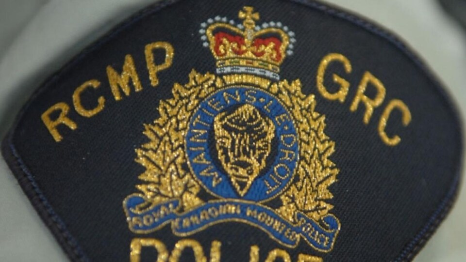 Un écusson de la Gendarmerie royale du Canada