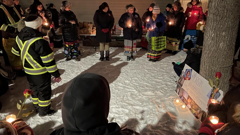 Une veillée à la chandelle s'est tenue dans le quartier North End de Winnipeg, le 1er décembre. 