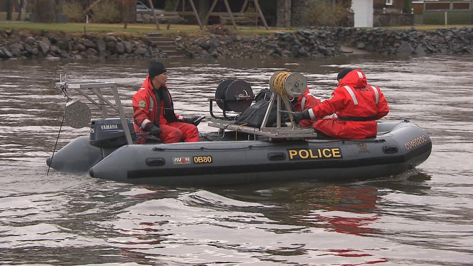 La Sûreté du Québec a mené des recherches sur la rivière du Loup le 16 novembre dans le cadre de la disparition de Mélissa Blais.