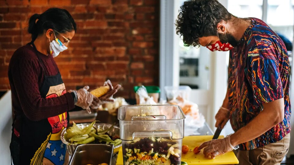 Un café de Victoria nourrit les moins fortunés de la capitale Radio
