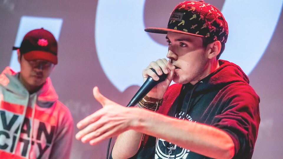 Rémi Geoffroy lors d'une performance aux Championnats canadiens de beatbox.