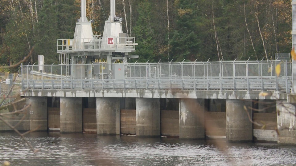 Une barrage d'Hydro Québec.