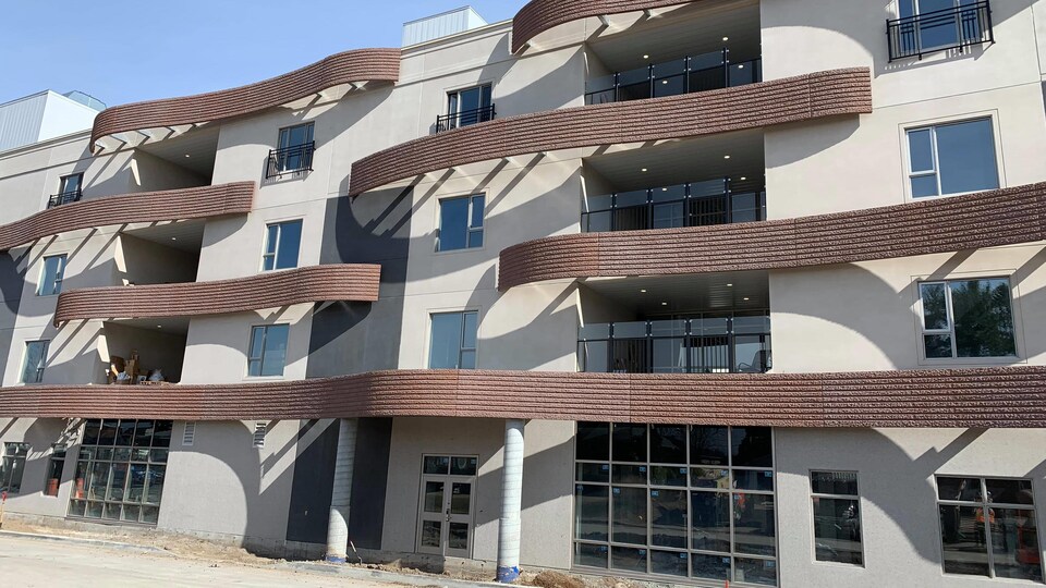 L'extérieur d'un bâtiment.
