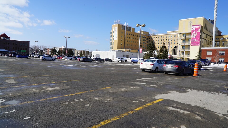 Le stationnement de l'Hôpital de Rimouski.