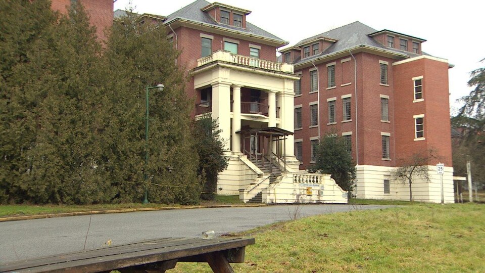 Vue de l'entrée de l'ancien hôpital psychiatrique de Riverview à Coquitlam
