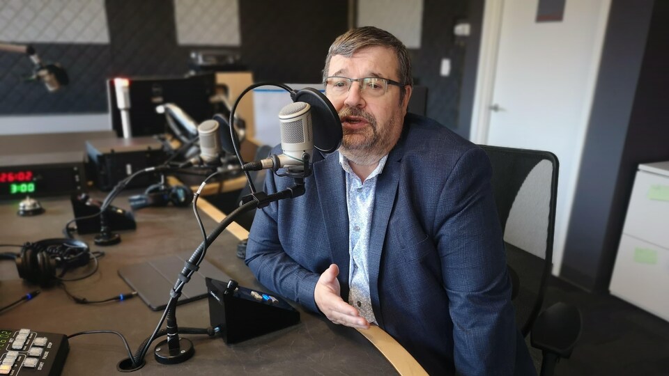 Robert Haché en studio