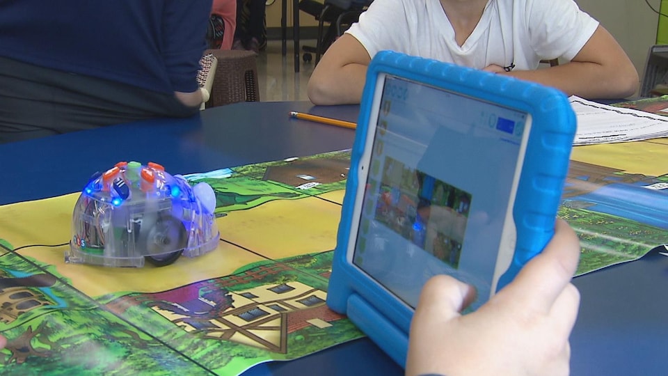 Un robot utilisé pour apprendre aux jeunes à programmer (archives).