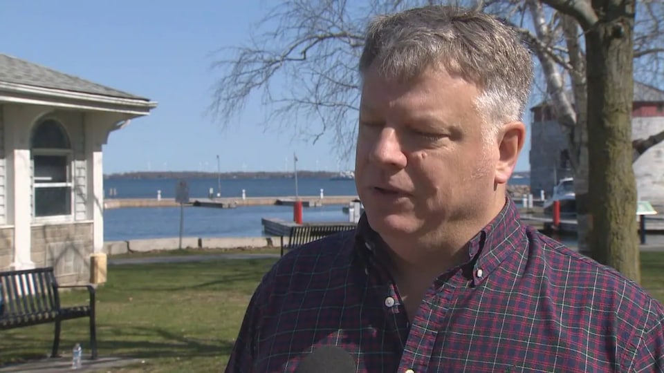 Rory Fowler is being interviewed outside.