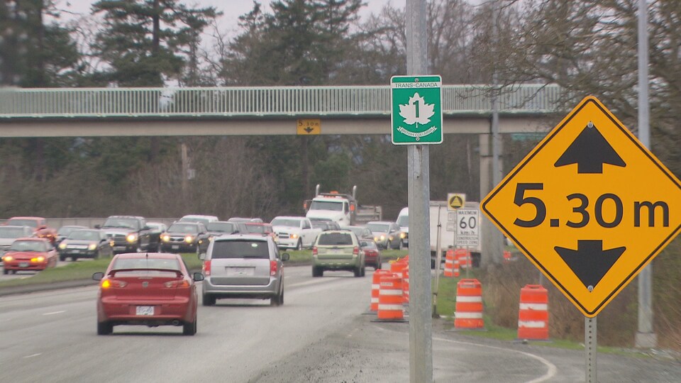 L'autoroute 1 entre Langford et Victoria est souvent le théâtre d'importants bouchons de circulation, une réalité qui pourrait s'empirer avec la croissance de la population des banlieues de la capitale.