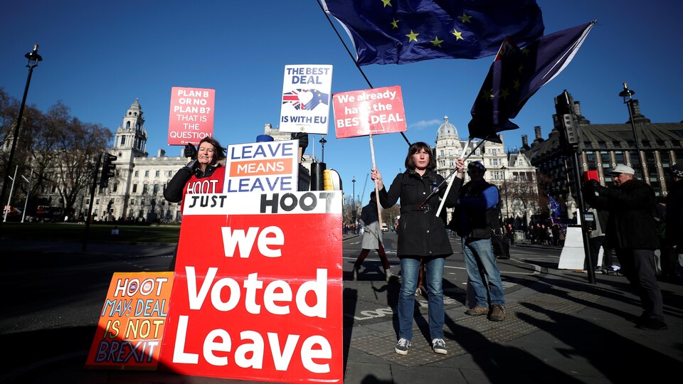 Des manifestants pro et anti-Brexit à Londres