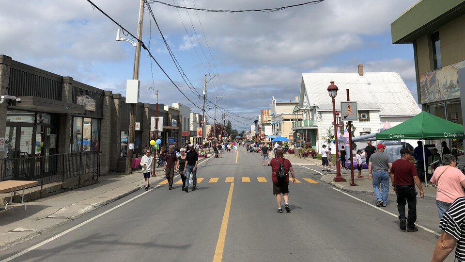 La rue Jacques-Cartier de Mont-Joli est transformée en rue piétonne