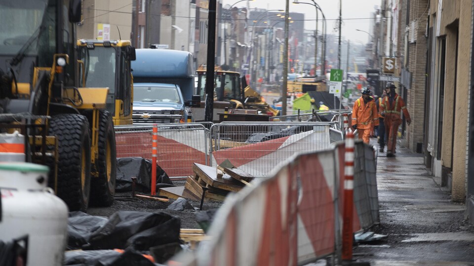 La rue Saint-Hubert en chantier.
