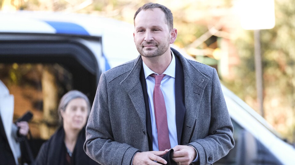Ryan Meili à son arrivée au débat des chefs du 14 octobre (archives).