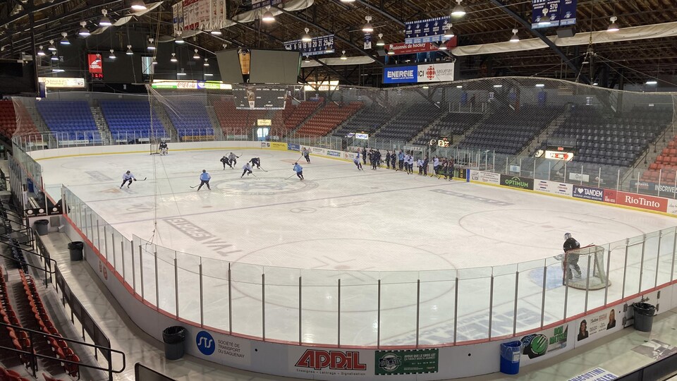Les Saguenéens s'entraînent sur la glace du Centre Georges-Vézina.