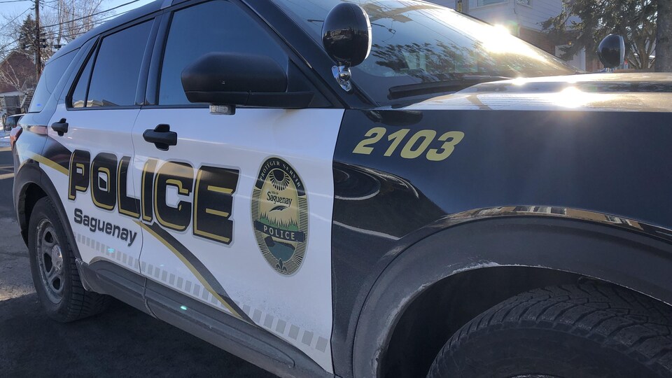 Une voiture de police.