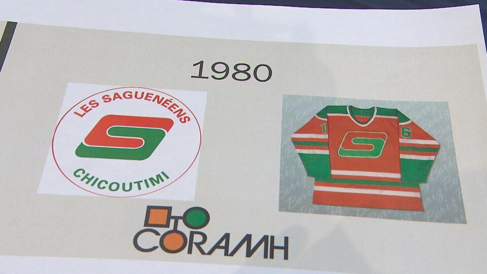 Le logo et le chandail des Sags en 1980.