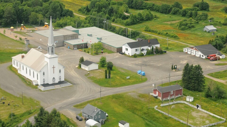 Saint-Joseph de Madawaska, vu de haut, il y a quelques années.