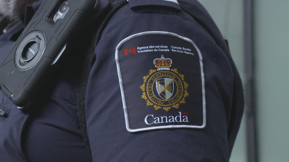 Badge d'un agent des services frontaliers du Canada