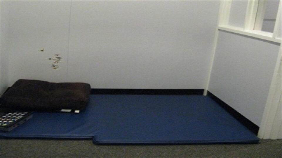 Une salle d'isolement dans une école.
