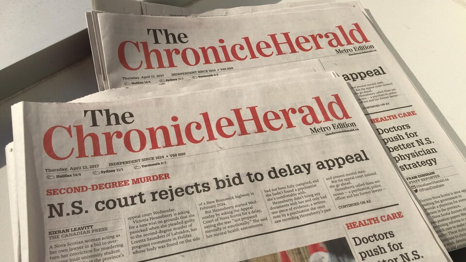Des exemplaires du quotidien Chronicle Herald d'Halifax