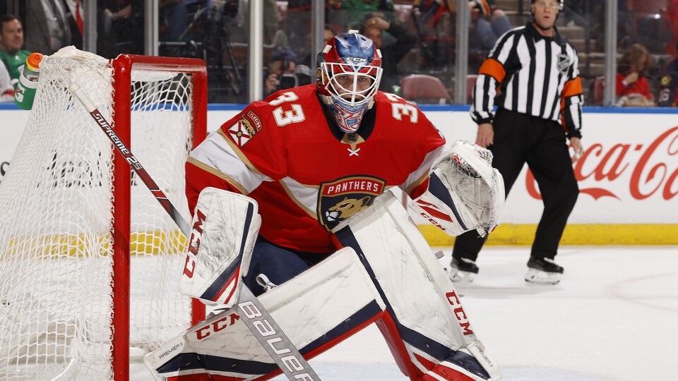 Samuel Montembeault devant le filet lors d'un match des Panthers de la Floride.