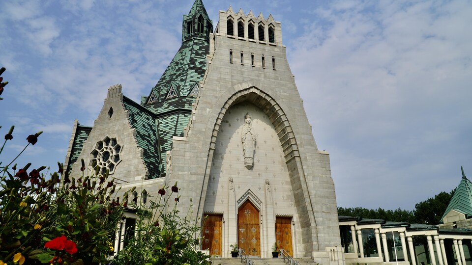 Sanctuaire Notre-Dame-du-Cap en été