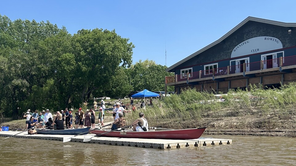 Le Club d’aviron de Winnipeg initie une centaine de personnes à « un ...