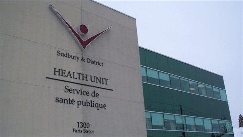 Pancarte extérieure de la Santé publique Sudbury et districts