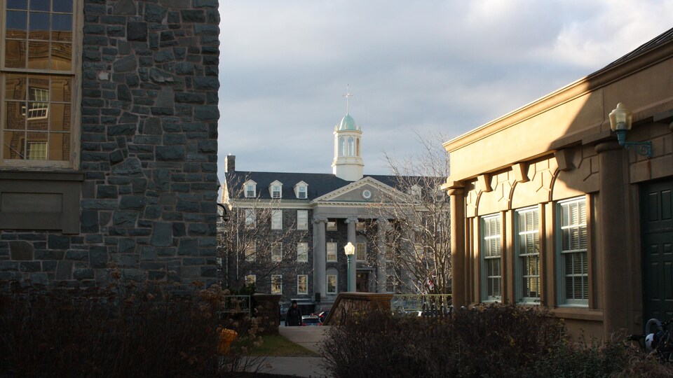 Le bâtiment principal de l’université de King’s College à Halifax en Nouvelle-Écosse.