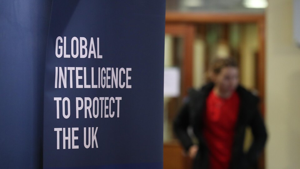 Un panneau du MI6.