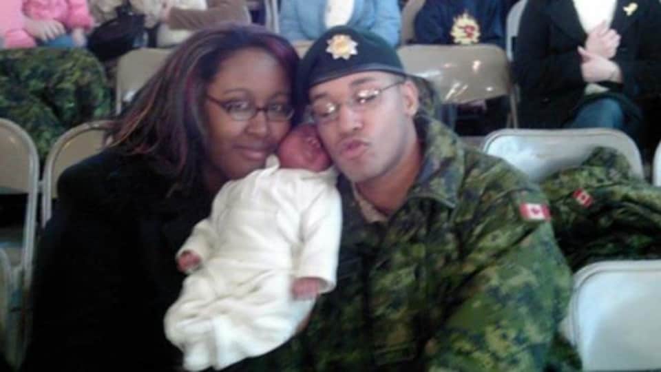 Une ancienne photo prise sur Facebook montre Shanna et Lionel Desmond avec leur fille Aaliyah lorsqu'elle était encore un bébé
