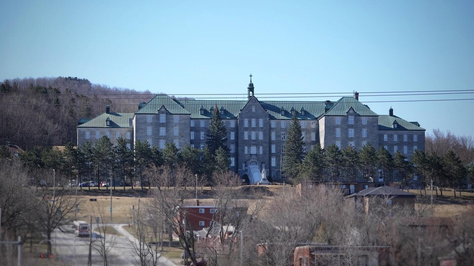 Le centre de confinement communautaire de Sherbrooke ferme ses portes