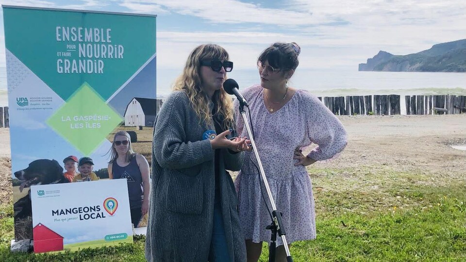 Stéphanie et Mélanie Boulay en conférence de presse à Percé.
