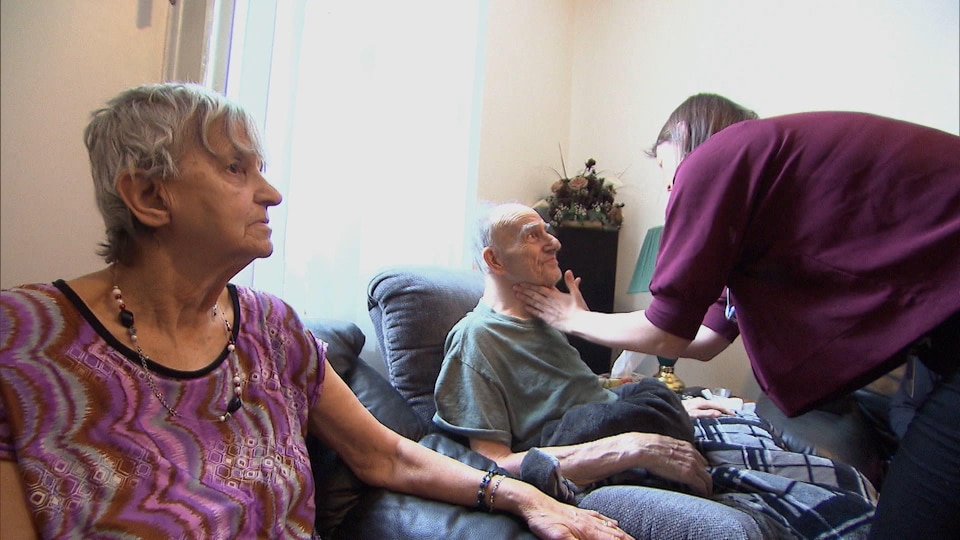 Gilles Langevin et sa femme Suzanne Archambault reçoivent des soins à domicile.