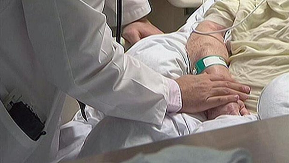 Un patient et un médecin